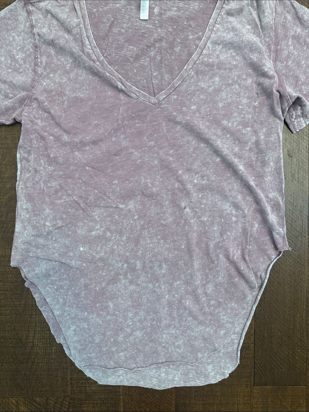 PEBBY FOREVEE PREMIUM PLUNGE V-NECK MINERAL WASHED SIDE SLIT TOP - Picture 5 of 9